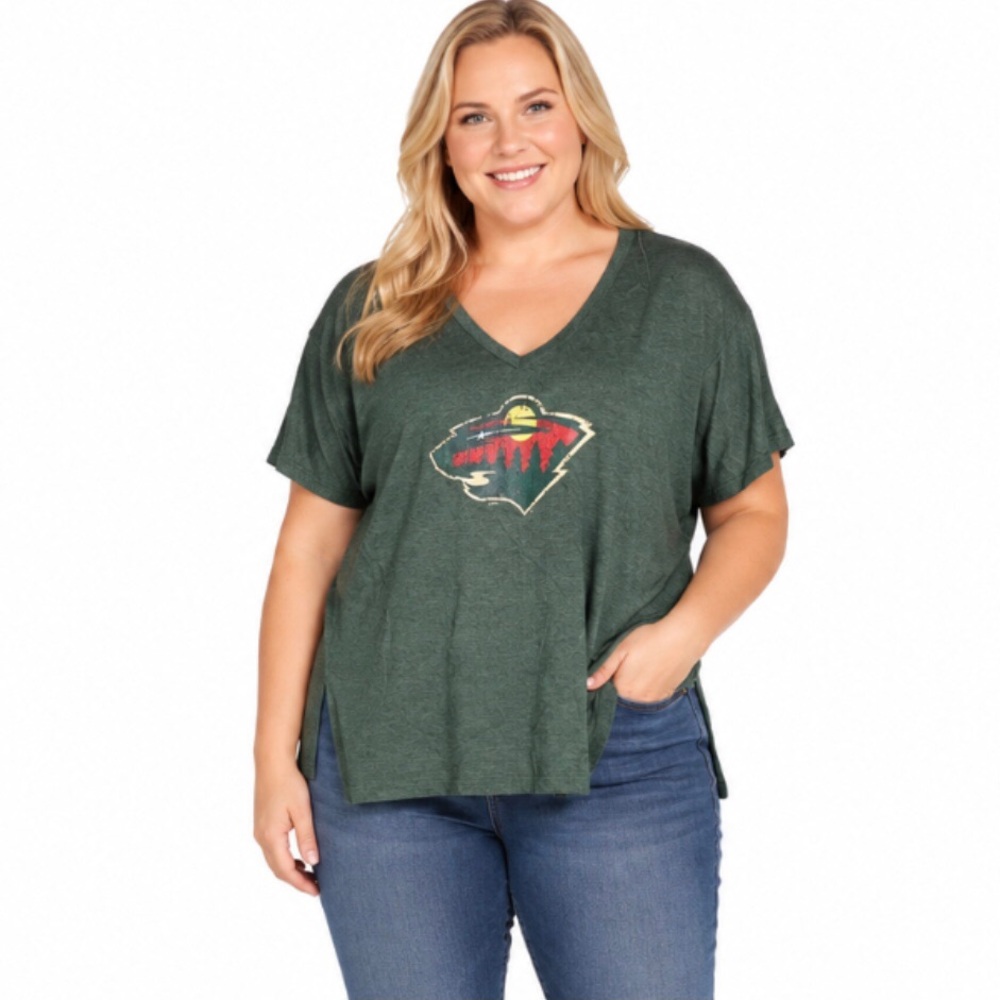 Minnesota Wild Womens T Shirt Size 1X Green Plus Cotton Blend V Neck Tee New